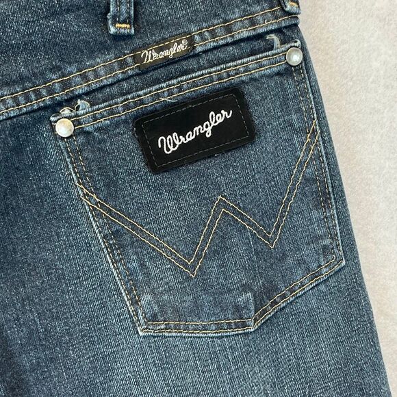 WRANGLER Men’s Jeans 31x34 Blue Classic Fit Straight Leg Denim Western Pants - Picture 2 of 12